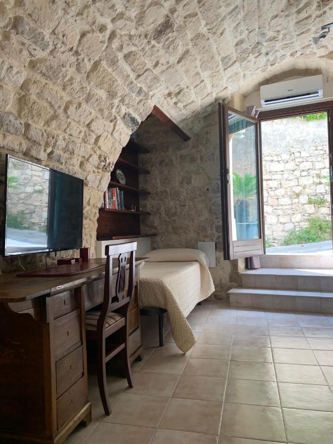 Aristogatti Hotel Ragusa Buitenkant foto